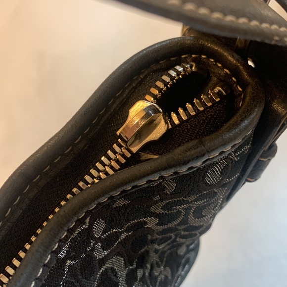 Coach purse, authentic - Picture 2 of 3